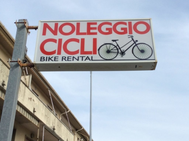 noleggio cicli mazzanta insegna